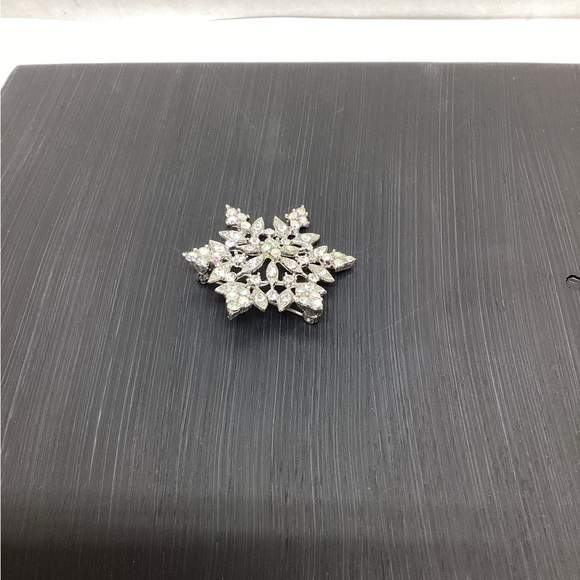 Aurora borealis vintage snowflake statement  brooch - Picture 3 of 5